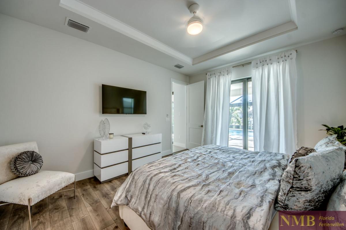 Ferienhaus-Cape-Coral-Sanisbar Breeze_36-Master-Bedroom